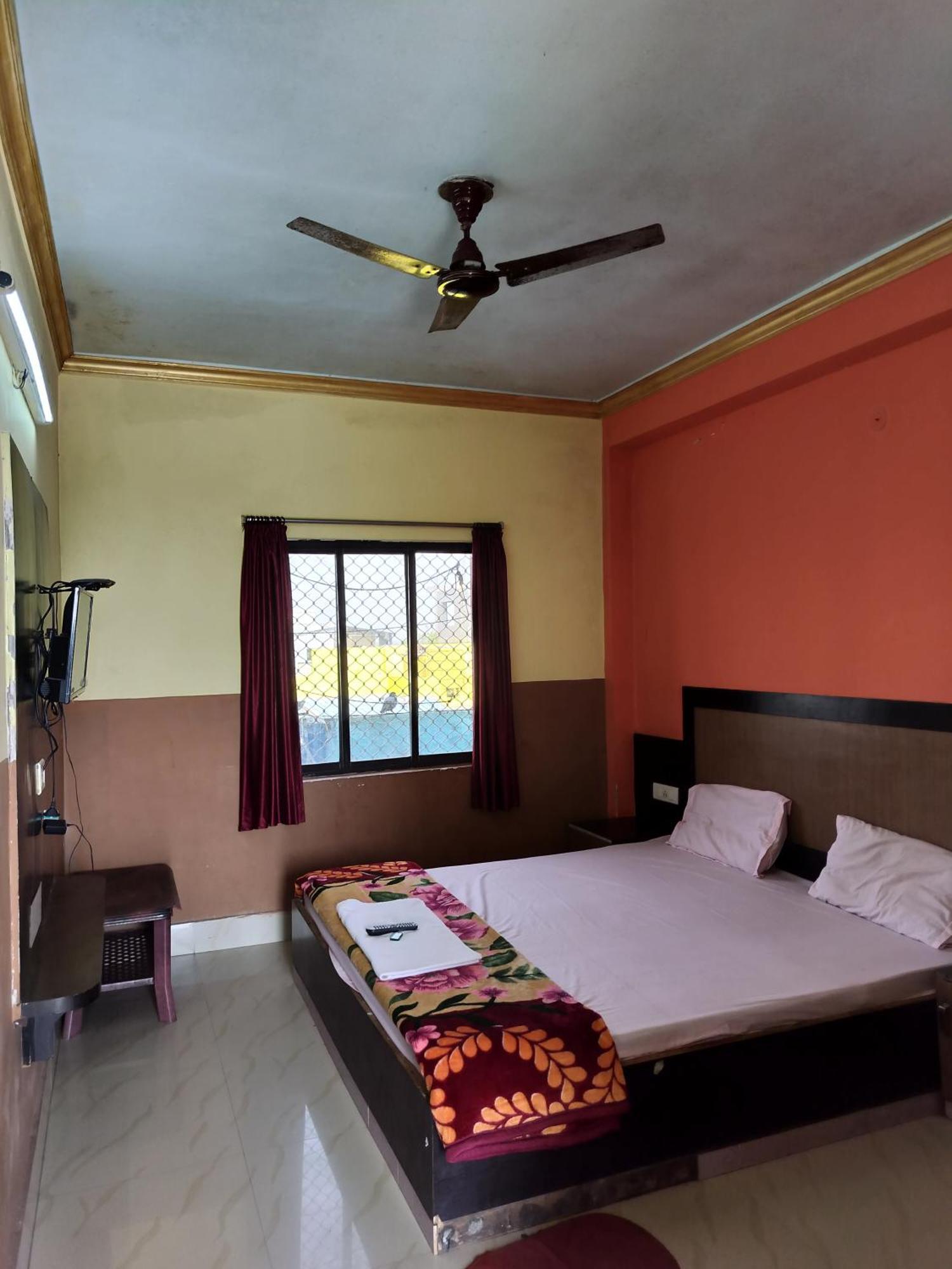 Hotel Samrat Puri